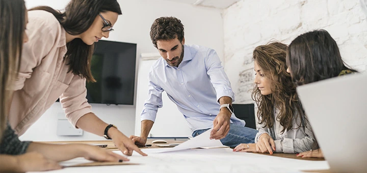 Mise en service, Emménagement, Création d'entreprise